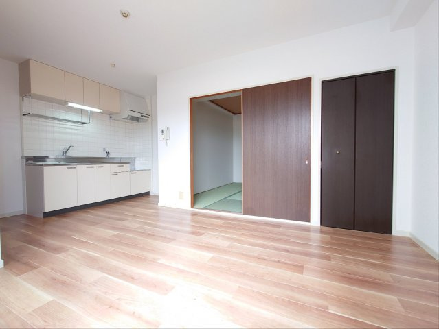 ヴィラ狭山の居間・リビング