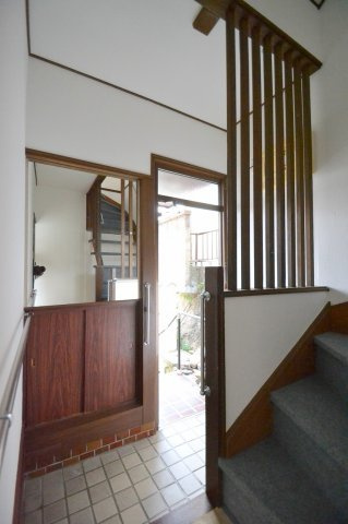 船越4丁目戸建ての玄関