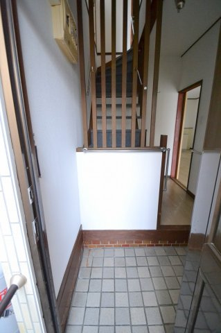 船越4丁目戸建ての玄関