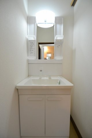 船越4丁目戸建ての浴室