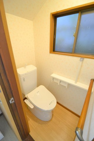 船越4丁目戸建てのトイレ