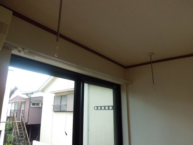 サニーサイド希望が丘の洋室|雨の日も安心　室内物干フック