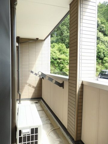 ヌーヴェル・ブリーゼのバルコニー|陽当たり良好なバルコニーです