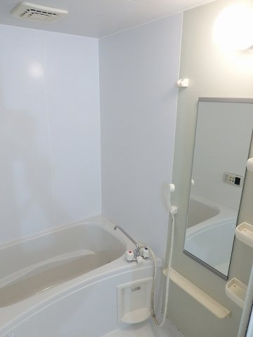 ヌーヴェル・ブリーゼの浴室|お風呂です