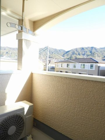 アキロマンのバルコニー|陽当たり良好なバルコニーです