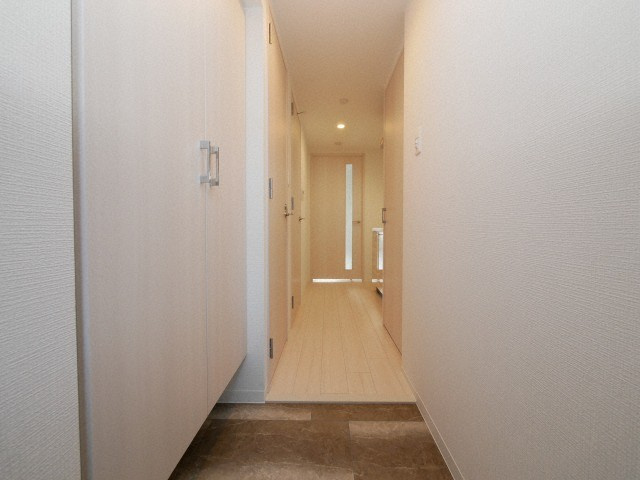 エスリード九条スタシオンの玄関