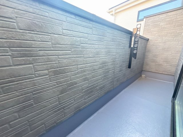 【バルコニー】 | 川越市岸町2丁目　新築一戸建住宅　全3棟　(ふじみ野店) | 南東向きのバルコニーにつき日当たり良好！