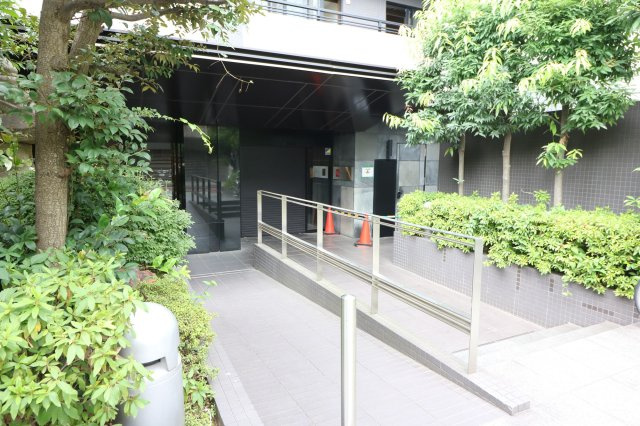 【エントランス】