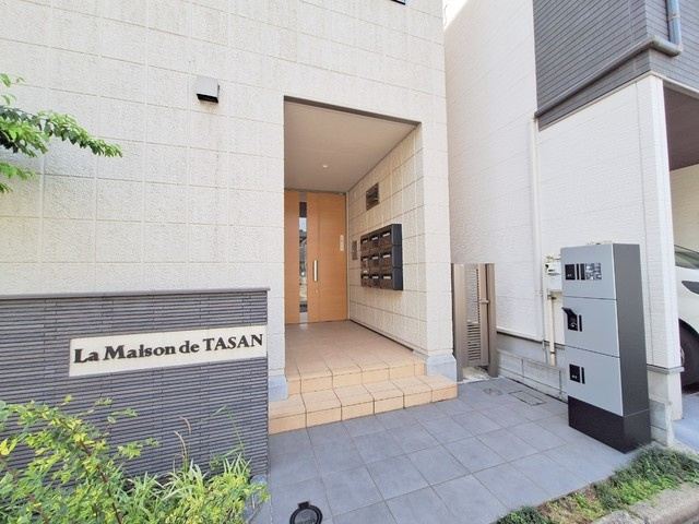 Ｌａ Ｍａｉｓｏｎ ｄｅ ＴＡＳＡＮ　ラメゾンドターサンのエントランス|★エントランス★