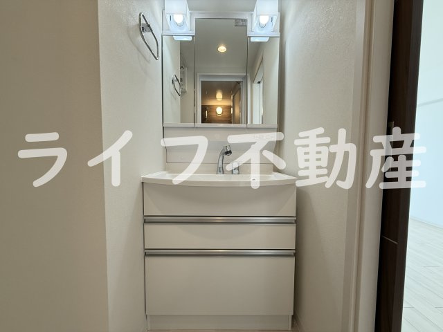 コート・ド・ボーヌ深江南南棟の独立洗面台|独立洗面化粧台が付いています