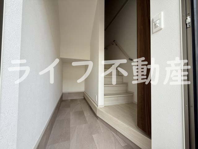 コート・ド・ボーヌ深江南南棟の玄関|落ち着いた玄関です