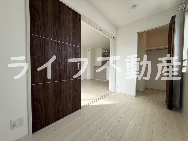 コート・ド・ボーヌ深江南南棟の洋室|個人の部屋や寝室として使える洋室です