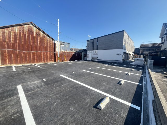 ガーデンヒルズ長者町の駐車場