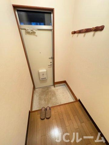 ハイツ八代の玄関