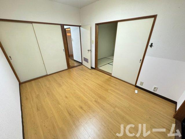 ハイツ八代の居間・リビング