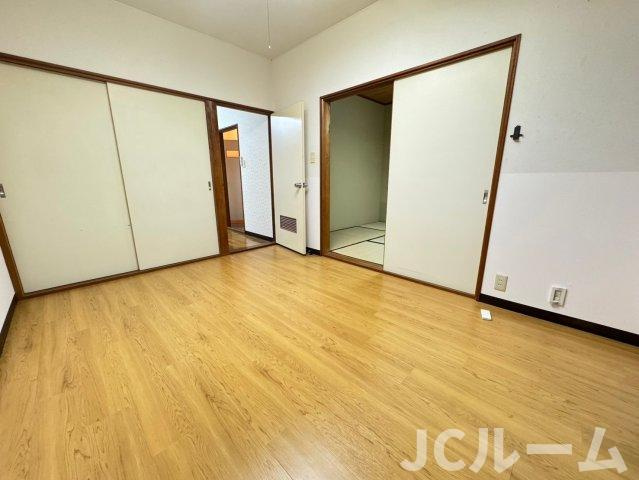 ハイツ八代の居間・リビング