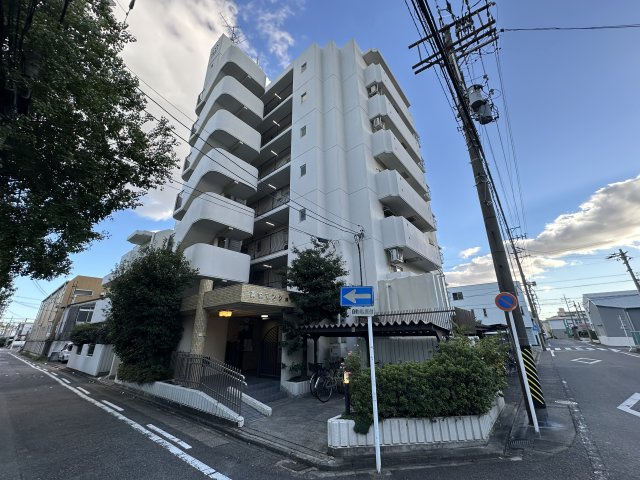 真栄マンション浮島の外観