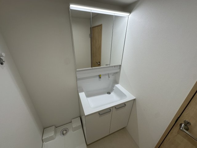 真栄マンション浮島の独立洗面台
