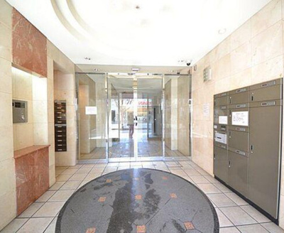 【エントランス】 | プルミエール江坂 | ゆとりのあるエントランスです