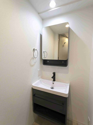 【洗面所】 | アルティザ江坂 | 洗面所です