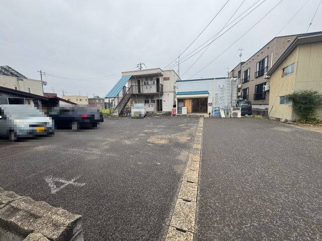 青森市大字大野字若宮　コーポ・パステルの駐車場