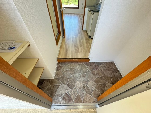 メゾンドノエルⅢの玄関