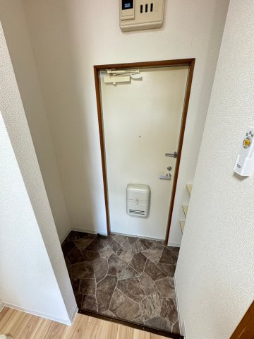 メゾンドノエルⅢの玄関