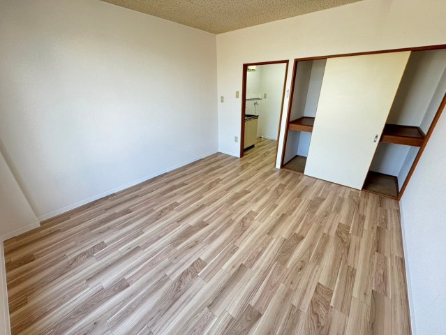 メゾンドノエルⅢの居間・リビング