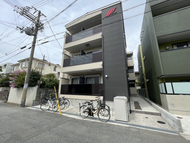 メゾンルシーヌ源氏ケ丘の外観