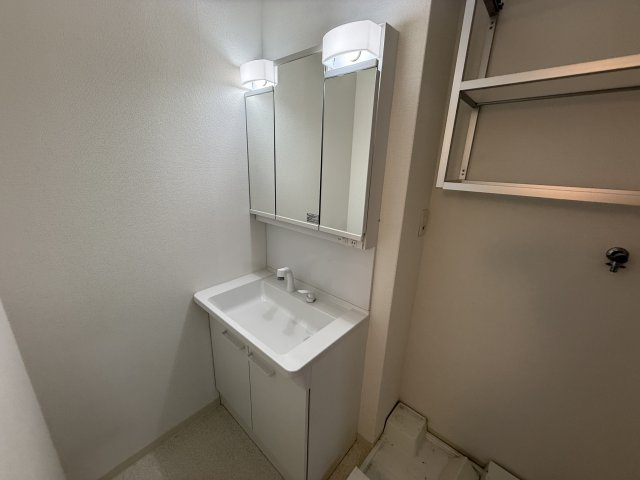 クリエオーレ蛍池Ⅲの独立洗面台