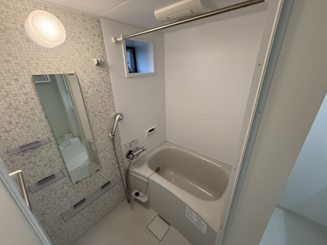 クリエオーレ蛍池Ⅲの浴室