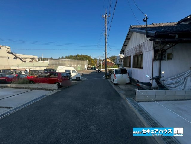 【同施工物件ご案内可能】東郷町大字春木字白土　全1棟の前面道路含む現地写真|事前予約にて現地ご見学いただけます！お気軽にお問い合わせください♪
■株式会社　セキュアハウス■
住宅ローンに強く、知識、経験豊富なスタッフ在籍
お客様に寄り添い、ご成約後もサポート致します。