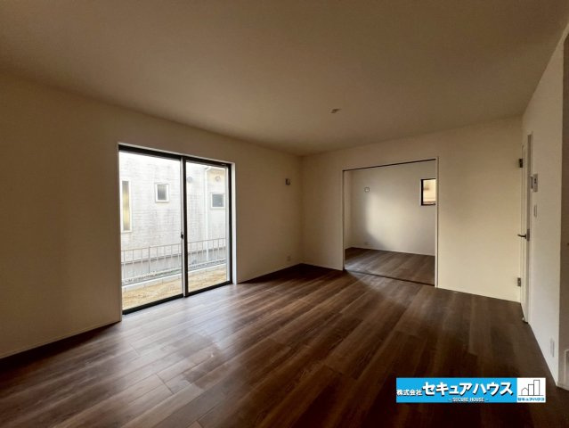 【同施工物件ご案内可能】東郷町大字春木字白土　全1棟の内観：施工例|【LDKイメージ】
◆日当たりが良く温かい広々リビングは家族の団らんスペースになります。