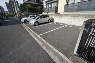 【駐車場】