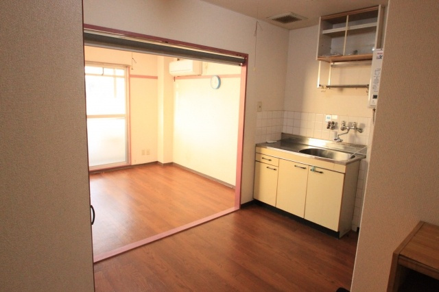 タキハイツの洋室