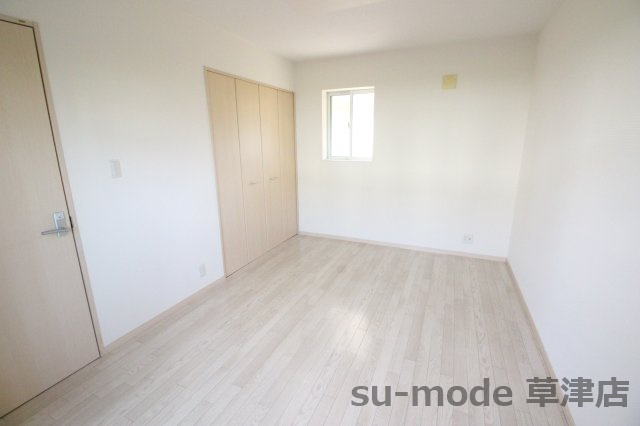 【洋室】 | メゾン・ド・メグ | 只今ご契約のお客様には寝室（洋室6.6帖部分）にエアコン1機設置（2.2KW）or家賃フリーレント1ヶ月キャンペーン実施中♪