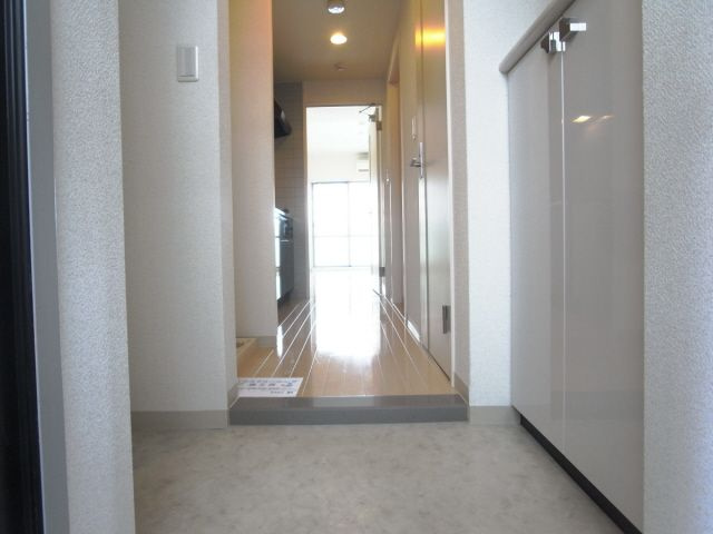 プライムライフ三宮磯上公園の玄関