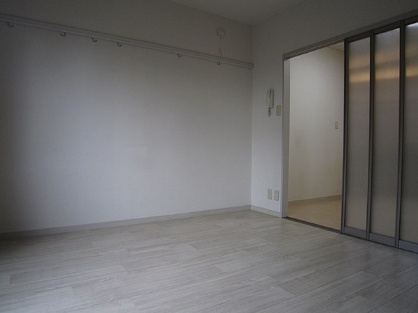 グラン芦屋の居間・リビング