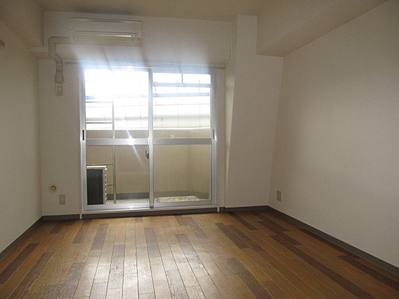 SANKOガルフタワーの居間・リビング