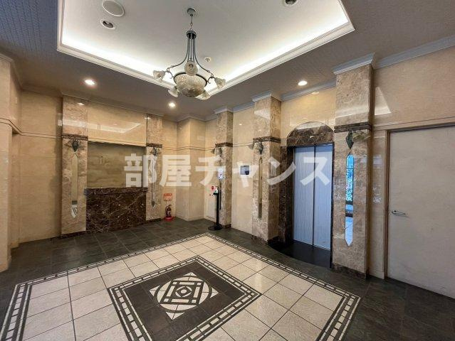 プレサンス桜通アベニューのロビー