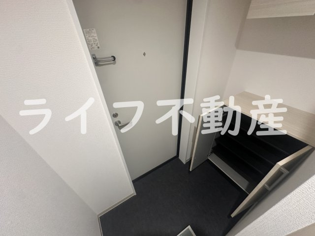 D porta Paceの玄関