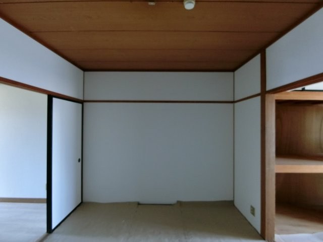 ネオハイツ安倍の和室