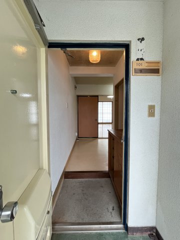 ネオハイツ安倍の玄関