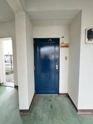 ネオハイツ安倍の玄関