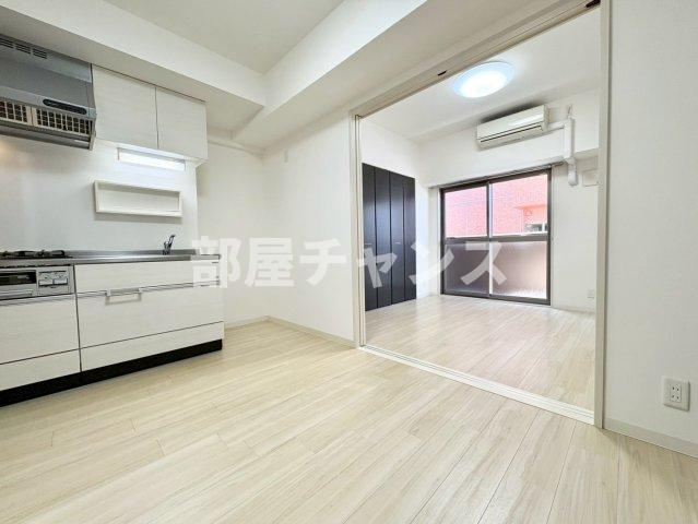 セレブレイト葵の居間・リビング