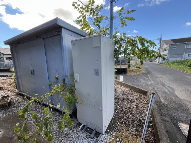 宮崎県串間市　寺里2世帯住宅の発電・温水設備