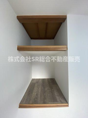 善根寺町4丁目中古テラスハウスの収納|こまごまとしたものを収納できそうですね