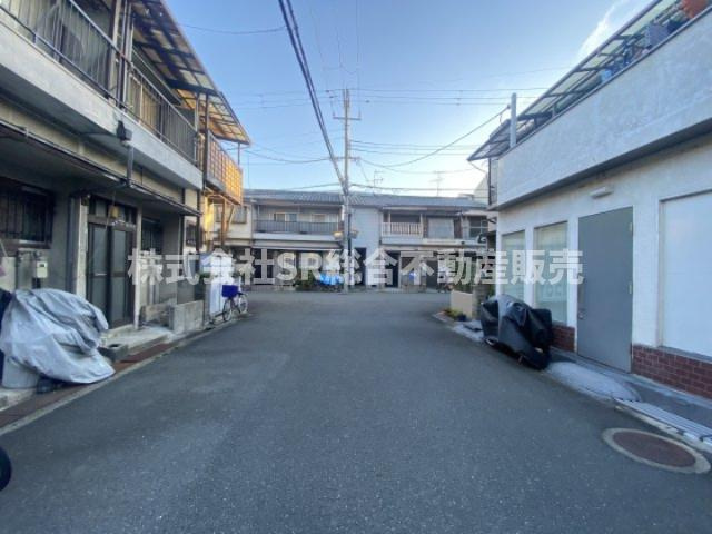 善根寺町4丁目中古テラスハウスの前面道路含む現地写真|前面道路含む現地写真です