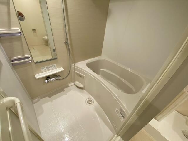 シオンイーストの浴室|落ち着いた空間のお風呂です