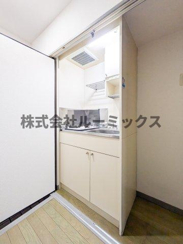 福岡市城南区鳥飼７丁目の賃貸マンションのキッチン|コンパクトなキッチンで掃除もラクラク